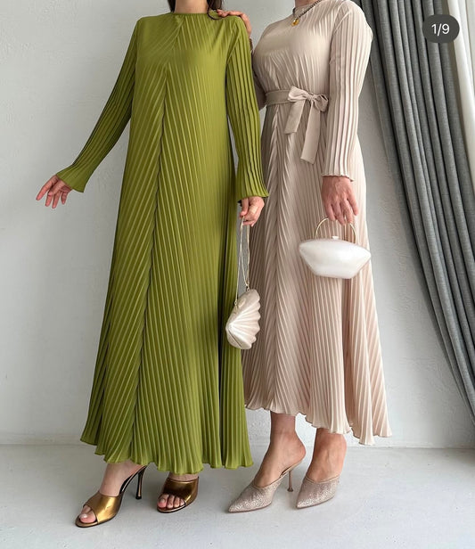 Pleated Long Sleeves Dress